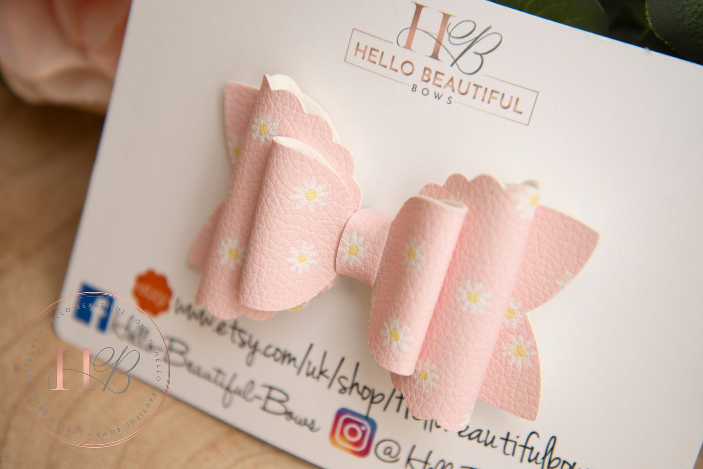 pink daisy hair bow, summer hair bows, daisy hair bow, floral hair bow, girls headbands, girls hair bow, baby hair bow, baby headband