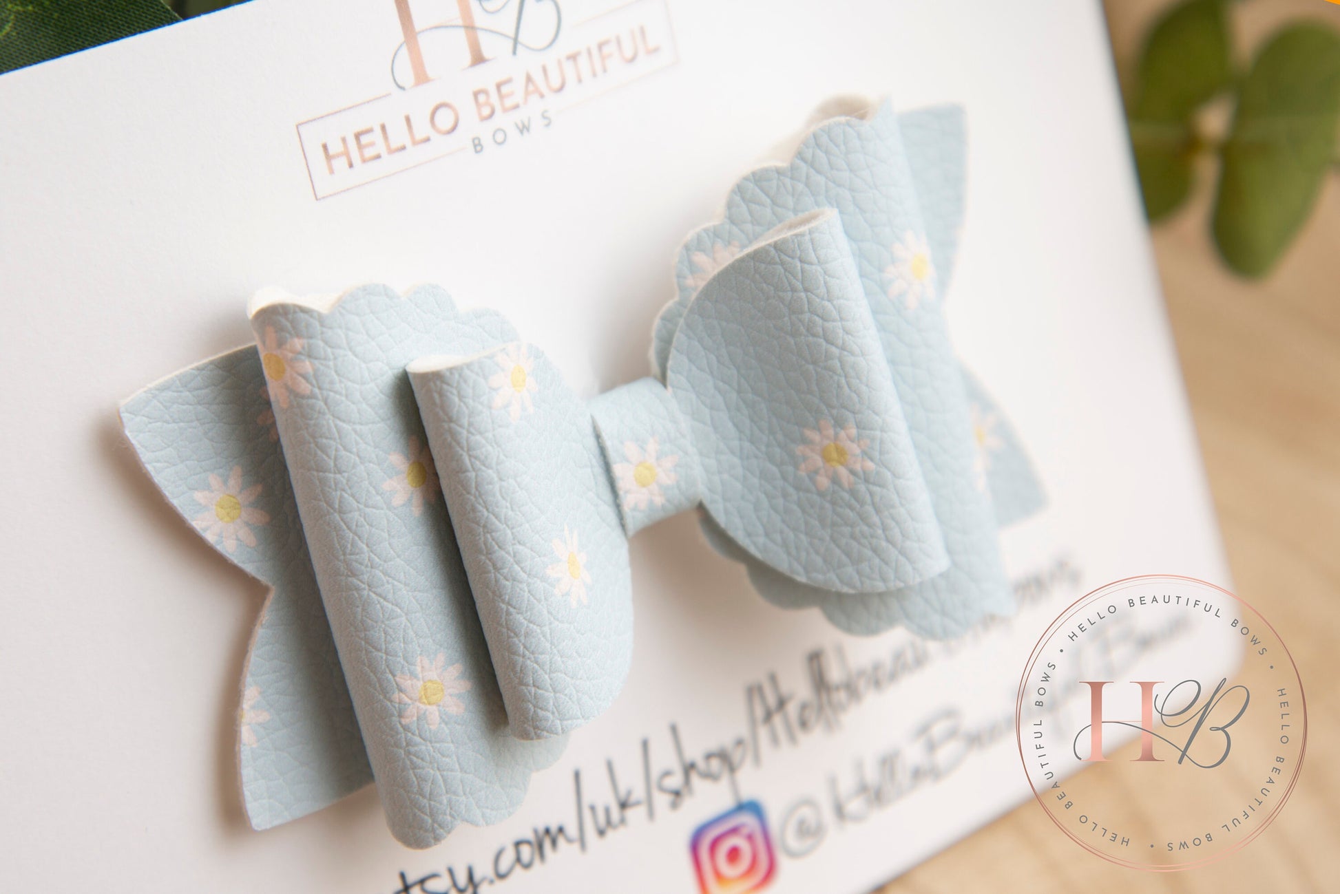 Blue daisy hair bow, summer hair bows, daisy hair bow, floral hair bow, girls headbands, girls hair bow, baby hair bow, baby headband