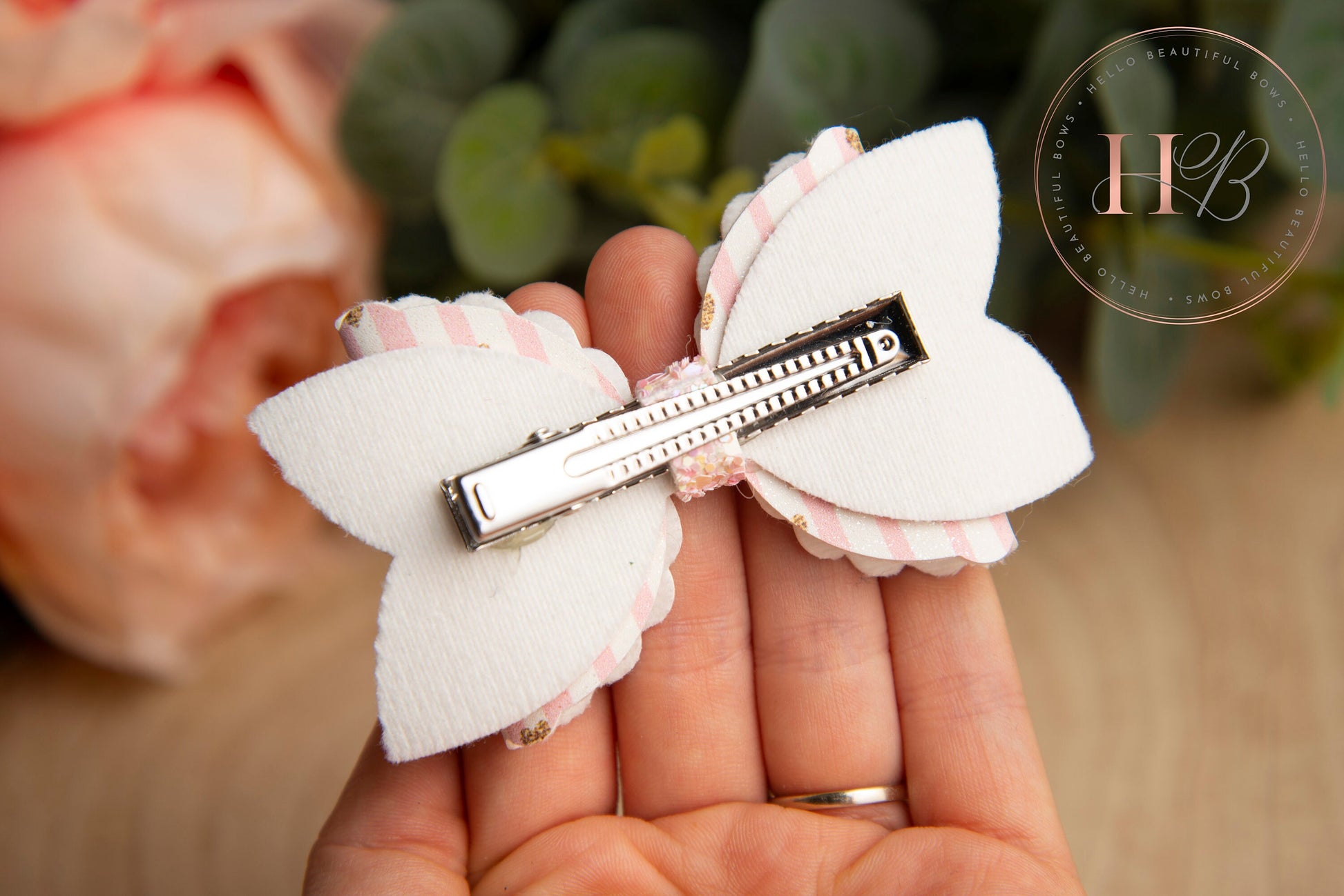 Girls hair bow, hair bows, hair clips, girls party hair bow, baby bow baby headband girls headband, love heart hair bow,
